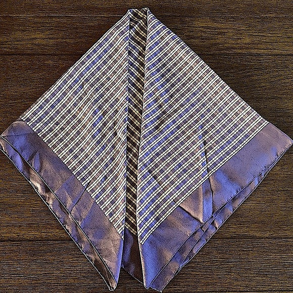 🆕NWOT•Blue & White Plaid 30”x 30" silk blend square Scarf; Boutique - Picture 8 of 15